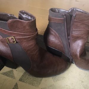 Ankle boot worn twice